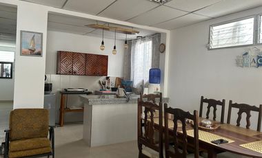 CASA EN VENTA DE UNA PLANTA CON 5 DORMITORIOS UBICADA EN BALLENITA