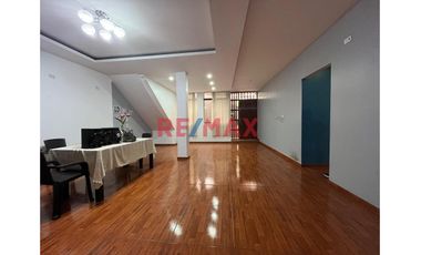 Vendo Casa Productiva De 3 Pisos + Estacionamiento En Urb. El Cortijo 181.20 M2 Cerca A La Corte Superior Natasha
