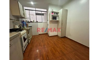 Vendo Casa Productiva De 3 Pisos + Estacionamiento En Urb. El Cortijo 181.20 M2 Cerca A La Corte Superior Natasha