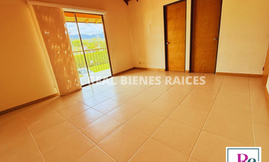 ¡Hermosa Casa en Unidad Cerrada con Excelente Ubicación!