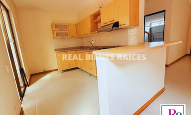 ¡Hermosa Casa en Unidad Cerrada con Excelente Ubicación!