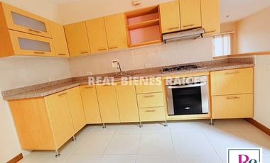 ¡Hermosa Casa en Unidad Cerrada con Excelente Ubicación!