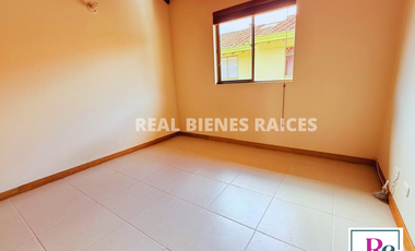 ¡Hermosa Casa en Unidad Cerrada con Excelente Ubicación!