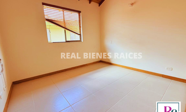 ¡Hermosa Casa en Unidad Cerrada con Excelente Ubicación!