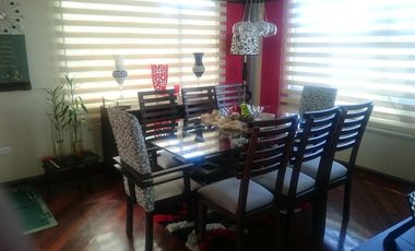 HERMOSA CASA DE DOS PISOS EN LA CIUDAD DE AMBATO EN VENTA