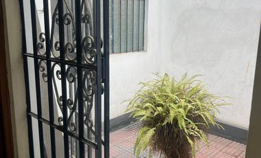 Venta casa en Jesús María (cerca a EsSalud y Canal 5)
