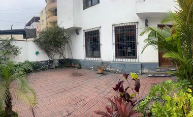 Venta casa en Jesús María (cerca a EsSalud y Canal 5)