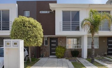 Casa en venta en Residencial Montpellier, rápida salida autopista México - Puebla, Finsa.