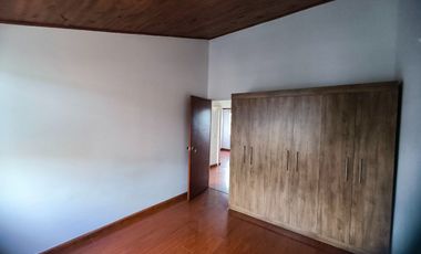 CASA EN ARRIENDO SANTA HELENA CHIA REF 1081