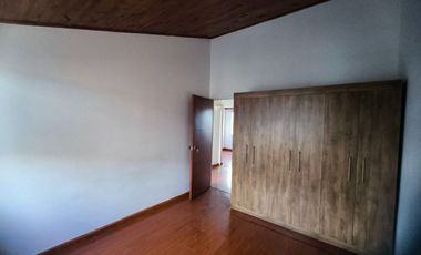 CASA EN ARRIENDO SANTA HELENA CHIA REF 1081