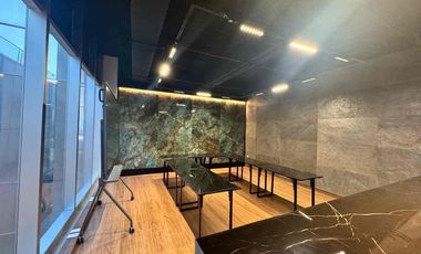 Oficina en venta en corporativo Yama Alpes amueblado o sin amueblar