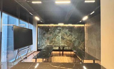 Oficina en venta en corporativo Yama Alpes amueblado o sin amueblar