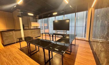 Oficina en venta en corporativo Yama Alpes amueblado o sin amueblar