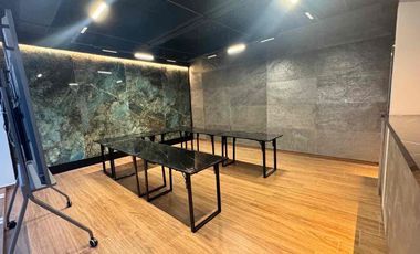 Oficina en venta en corporativo Yama Alpes amueblado o sin amueblar