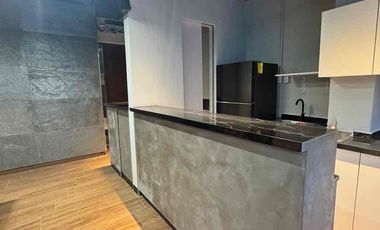 Oficina en venta en corporativo Yama Alpes amueblado o sin amueblar