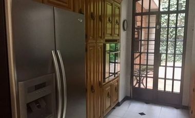 IMPECABLE RESIDENCIA EN AVENIDA AHUEHUETES SUR EN RENTA