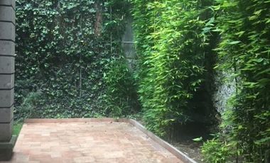 IMPECABLE RESIDENCIA EN AVENIDA AHUEHUETES SUR EN RENTA