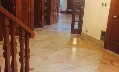 IMPECABLE RESIDENCIA EN AVENIDA AHUEHUETES SUR EN RENTA