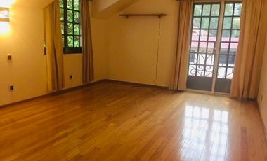 IMPECABLE RESIDENCIA EN AVENIDA AHUEHUETES SUR EN RENTA