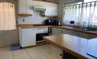 ARRIENDA COMODA CASA 4 DORMITORIOS BARRIO LAS ENCINAS