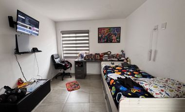 Casa en Venta con Roof Garden con Asador y pérgolas y estudio.