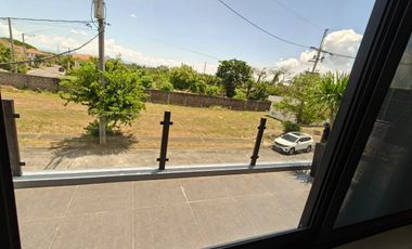 Modern House For Sale in South Forbes Chateaux de Paris near Nuvali Sta. Rosa