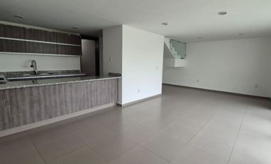 Casa en renta en Solares dentro de coto