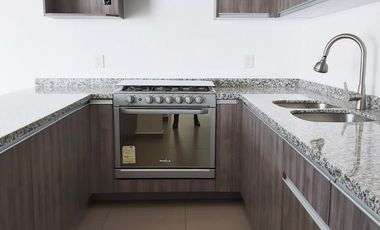Casa en renta en Solares dentro de coto