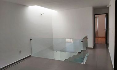 Casa en renta en Solares dentro de coto