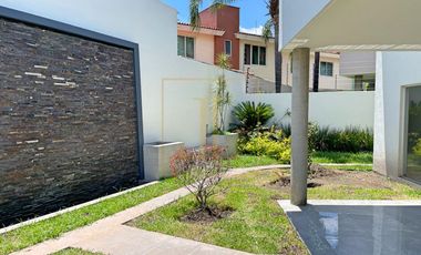 CASA EN VENTA A ESTRENAR REFORMA EN PUERTAS DEL TULE