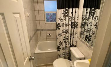 Se arrienda casa ideal para vivienda y/o emprendimiento comercial.