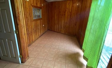 Se arrienda casa ideal para vivienda y/o emprendimiento comercial.