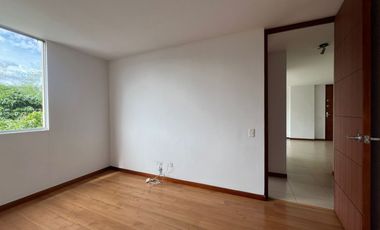 Apartamento en Arriendo en Loma del Esmeraldal, Envigado.