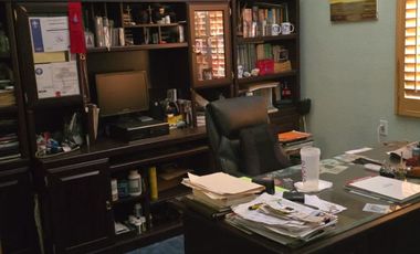 SE VENDEN  OFICINAS A 20 M DE PLUTARCO ELIAS CALLES CON MOBILIARIO INCLUIDO