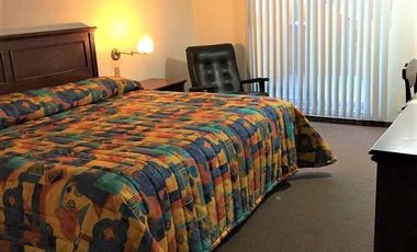 SE VENDEN  OFICINAS A 20 M DE PLUTARCO ELIAS CALLES CON MOBILIARIO INCLUIDO