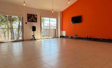 VENTA CASA GRAND BOURG CON PILETA