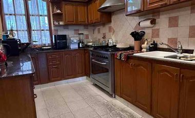 VENTA CASA GRAND BOURG CON PILETA