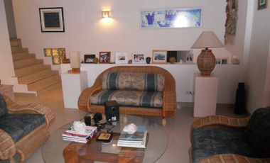 PRECIOSA CASA FRENTE AL MAR CON MUELLE PRIVADO, PLAYA EL ACANTILADO