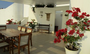 PRECIOSA CASA FRENTE AL MAR CON MUELLE PRIVADO, PLAYA EL ACANTILADO