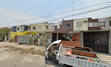 Casa en calle Kizil Kum, Oasis, Veracruz, México. ¡NO CRÉDITOS!