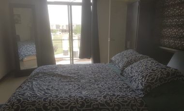 SE RENTA HERMOSA CASA TOTALMENTE AMUEBLADA EN FRACC MORETTO