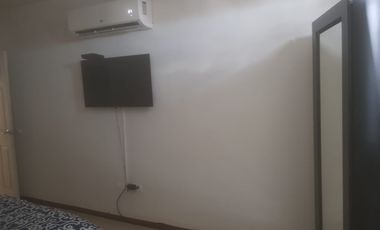 SE RENTA HERMOSA CASA TOTALMENTE AMUEBLADA EN FRACC MORETTO