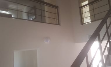 SE RENTA HERMOSA CASA TOTALMENTE AMUEBLADA EN FRACC MORETTO