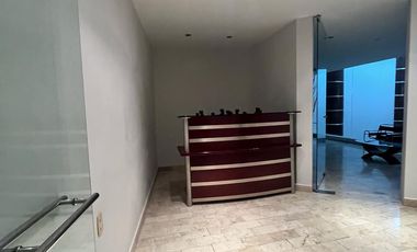 RENTO LOCAL CON EXCELENTE CONECTIVIDAD Y ENTORNO PROFESIONAL.