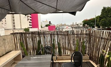 CASA SEMIAMUEBLADA TIPO LOFT CON ESPACIO POTENCIAL LOCAL MÉRIDA CENTRO