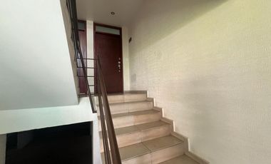 VENTA AMPLIO Y UBICADISIMO DEPARTAMENTO REMODELADO 10 MIN CU