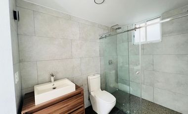 VENTA AMPLIO Y UBICADISIMO DEPARTAMENTO REMODELADO 10 MIN CU