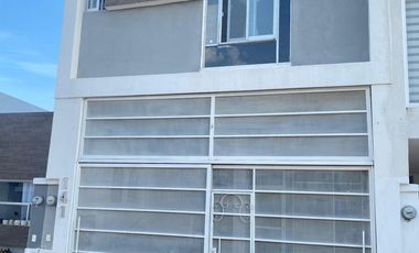 CASA EN VENTA MANGATA RESIDENCIAL