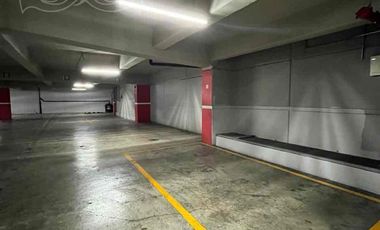 SÚPER UBICADA OFICINA EN RADIATAS BOSQUES DE LAS LOMAS