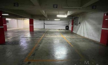 SÚPER UBICADA OFICINA EN RADIATAS BOSQUES DE LAS LOMAS